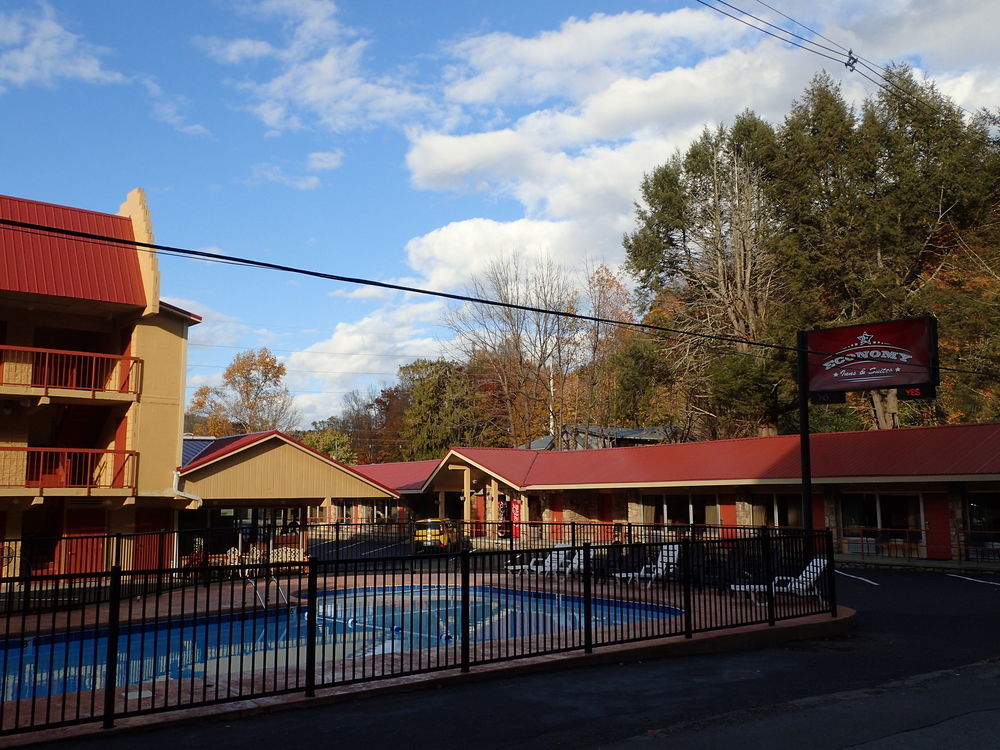 Rodeway Inn Gatlinburg Exterior photo